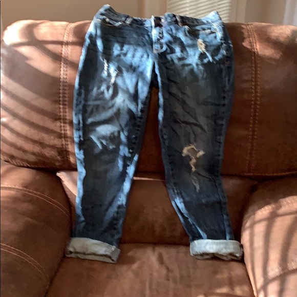 Distressed jeans - Picture 3 of 3